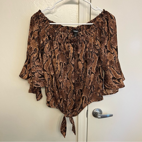 NWT Express Brown Snakeskin Off-Shoulder Blouse Women’s Size Medium - Picture 1 of 9